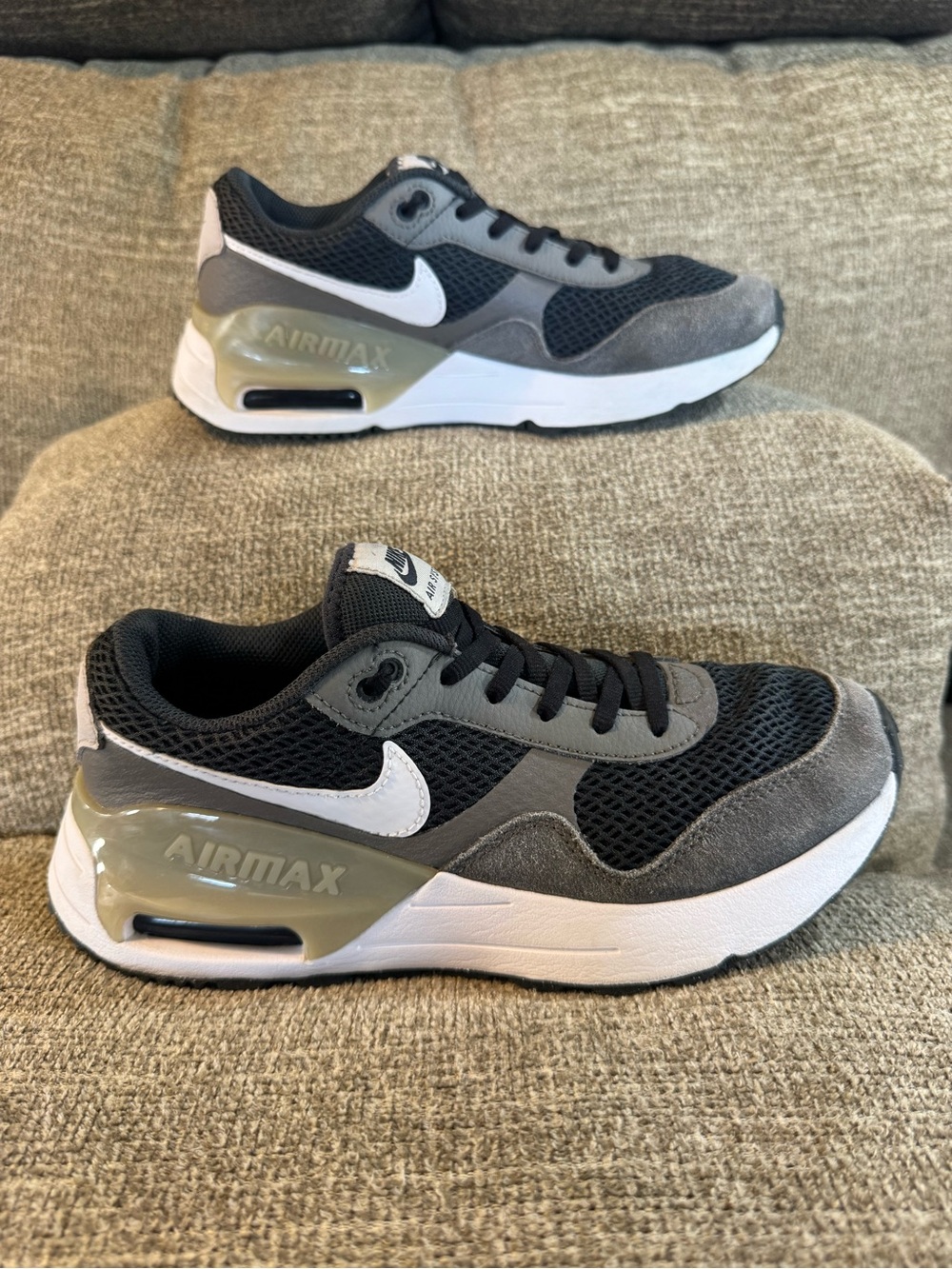Nike Air Max SYSTM kids Black/Gray/White Sneakers DQ0284-002 Size 6Y